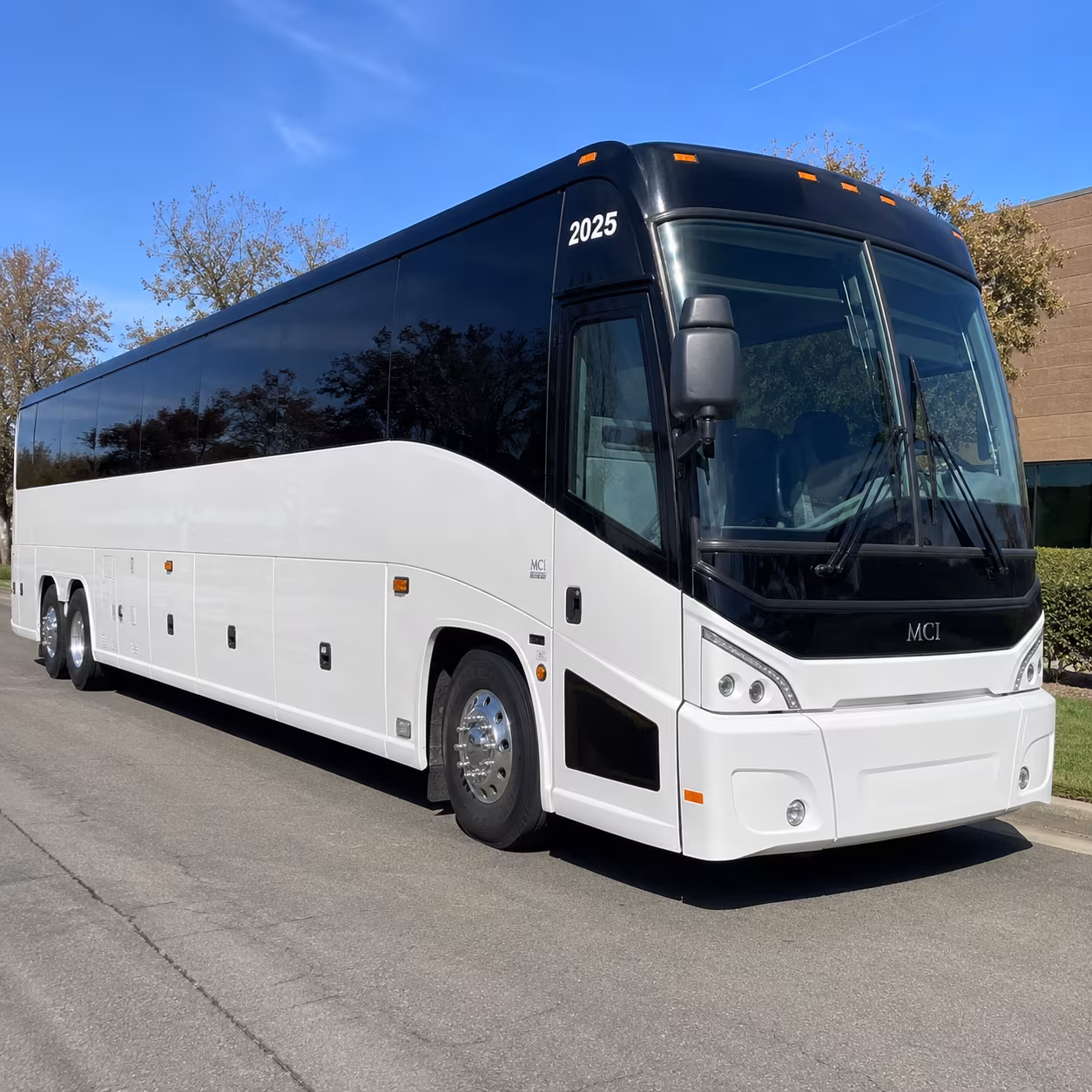 aurora organize an aurora corporate event with a charter bus