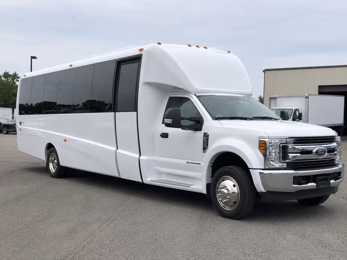 commerce city airport shuttle bus rentals