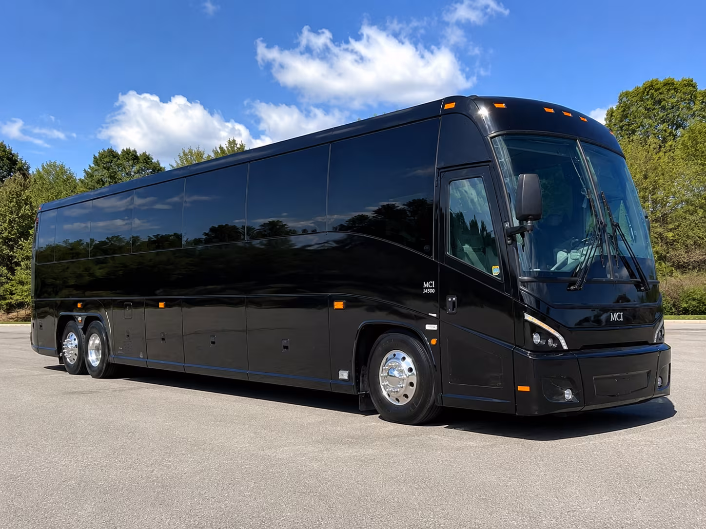 thorntoncharterbuscompany com makes den airport transfers for military government personnel easy